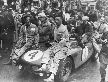 Jose Froilan Gonzales i Maurice Trintignant – Ferrari 375 Plus.